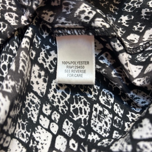 Apt. 9 Monochrome Patterned Blouse Large Animal Print Black White Button-Up Top - Picture 12 of 16